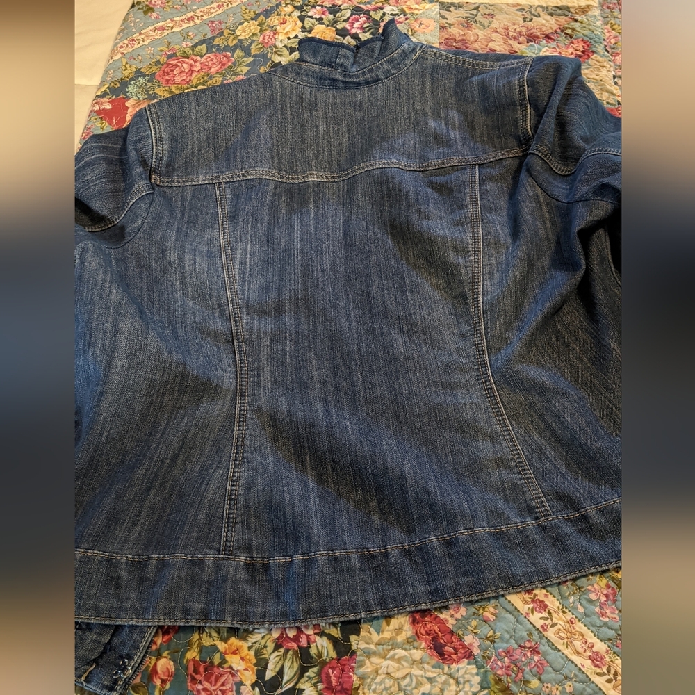 CJ Banks Denim Jacket With Ruffle Details Size 1X - Picture 5 of 7